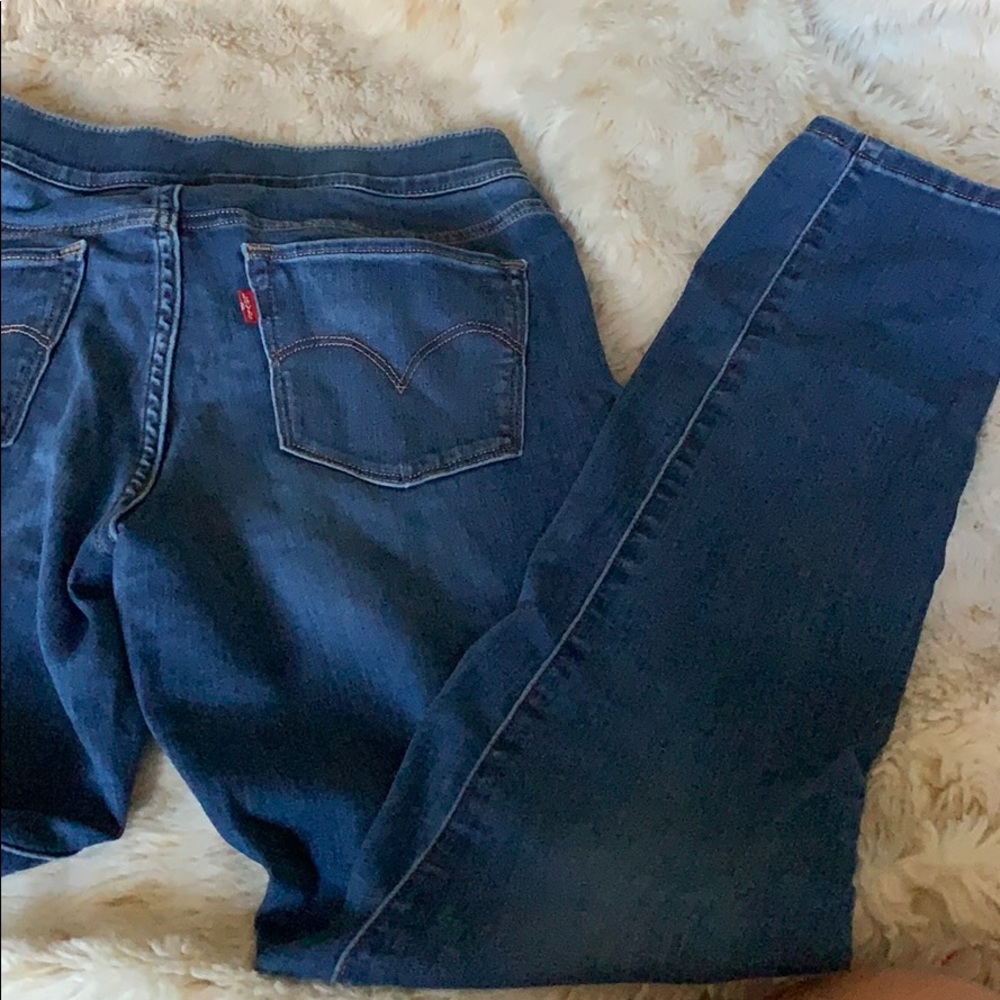 Jean - Picture 2 of 4